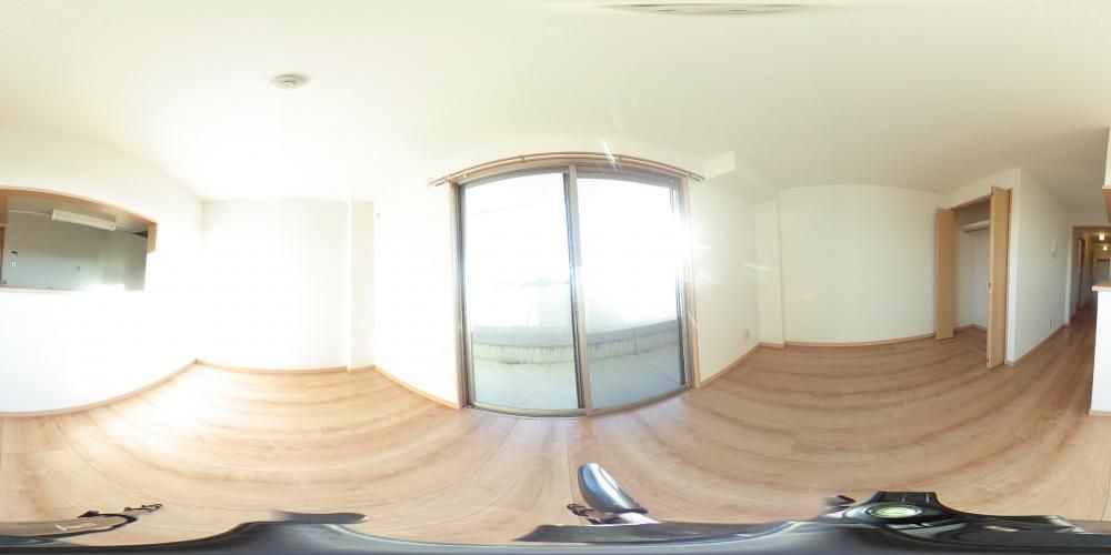 ���r���O