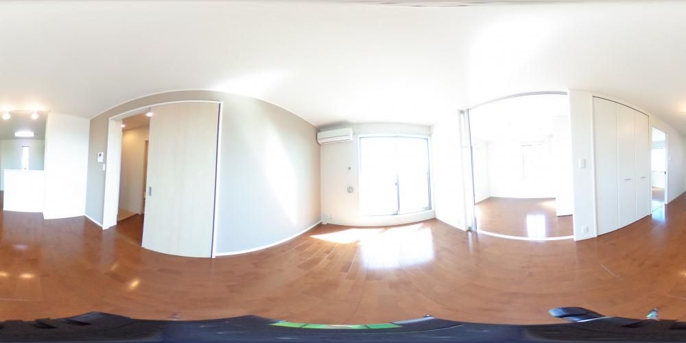 ���r���O